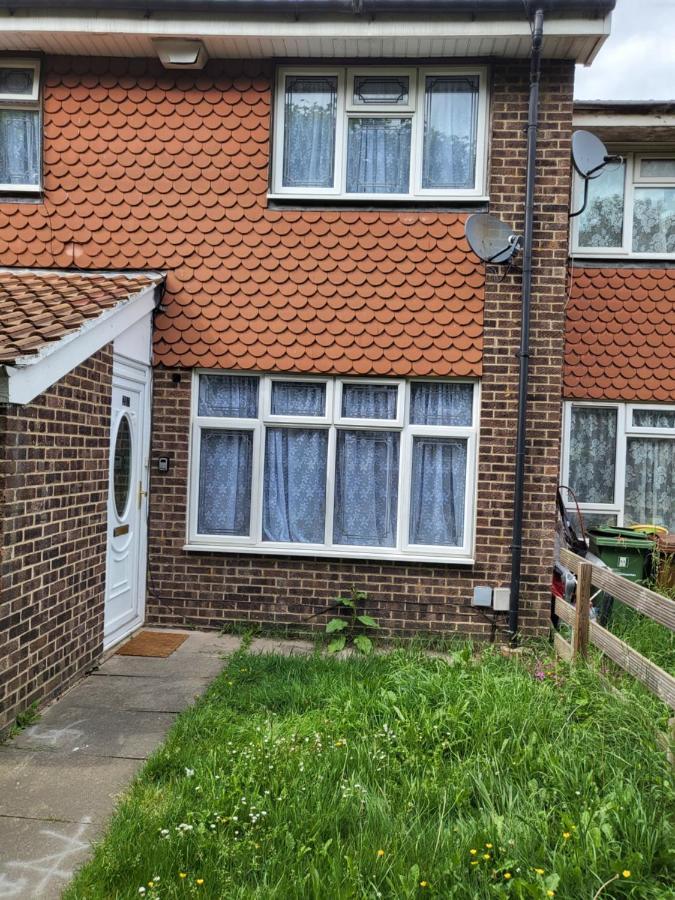 Crane Home In Dagenham With Free Wi Fi Extérieur photo