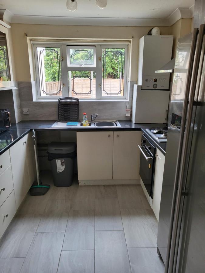 Crane Home In Dagenham With Free Wi Fi Extérieur photo