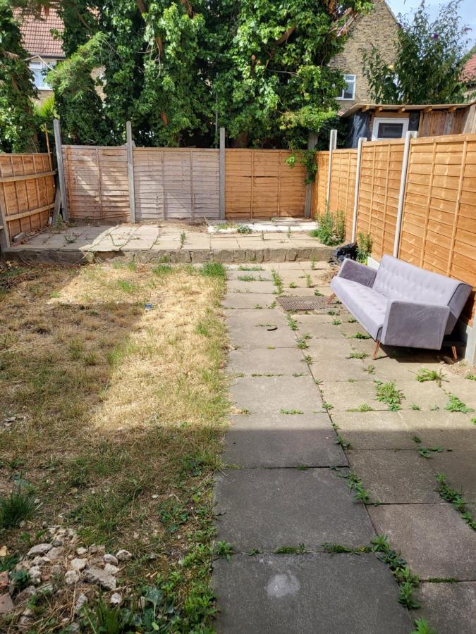 Crane Home In Dagenham With Free Wi Fi Extérieur photo
