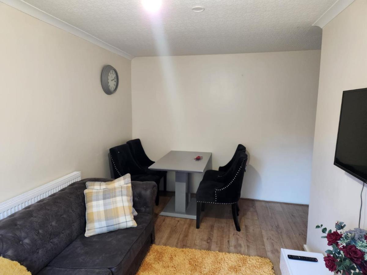 Crane Home In Dagenham With Free Wi Fi Extérieur photo