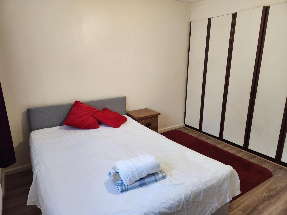 Crane Home In Dagenham With Free Wi Fi Extérieur photo